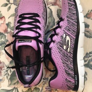 Skechers memory foam sneakers lavender SIZE 9.5
